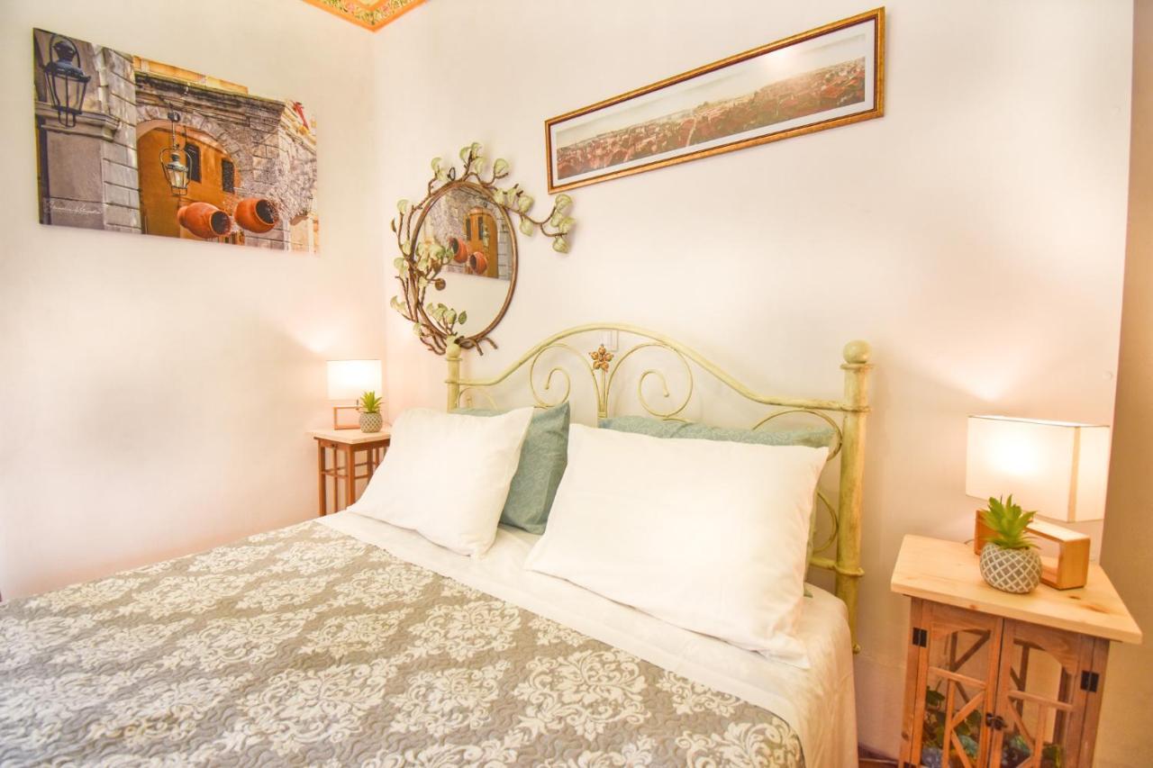 Venetian Well Gallery Apartment In Corfu Old Town מראה חיצוני תמונה